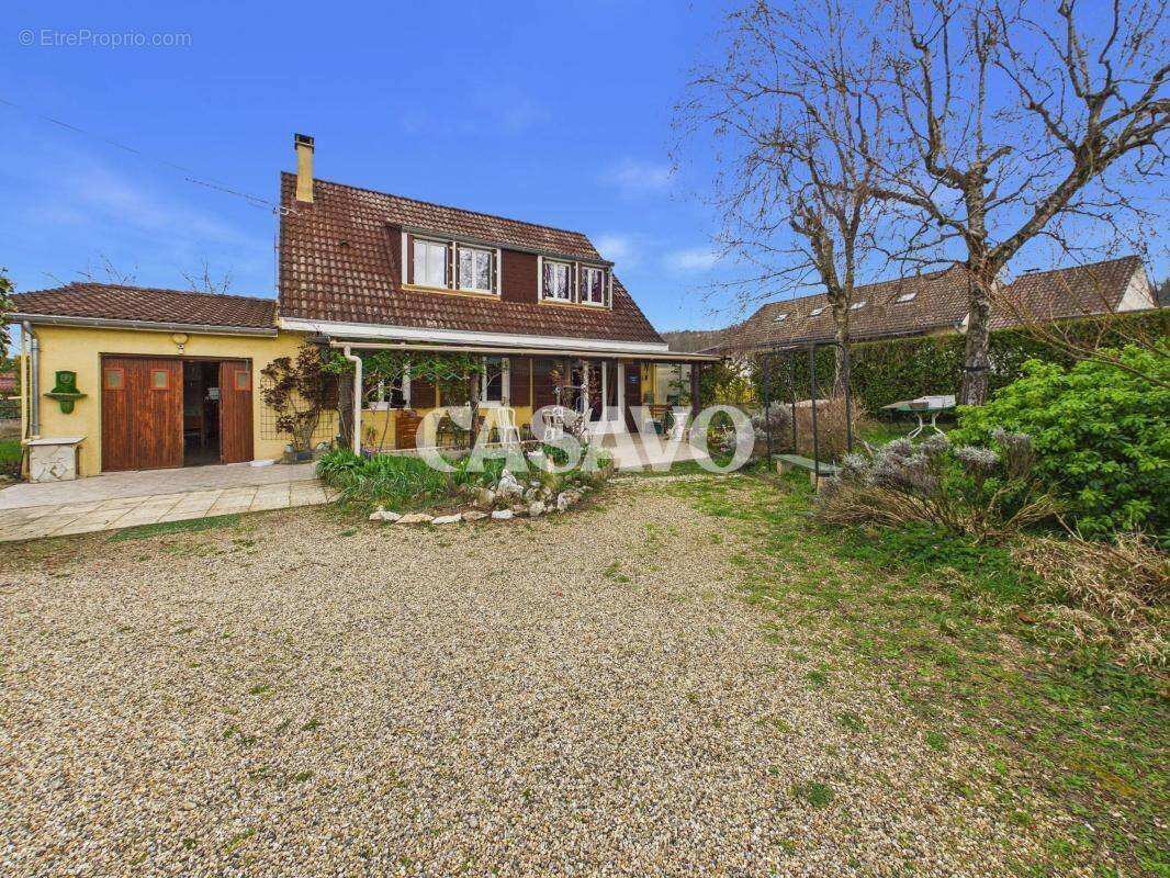 Maison à REVENTIN-VAUGRIS