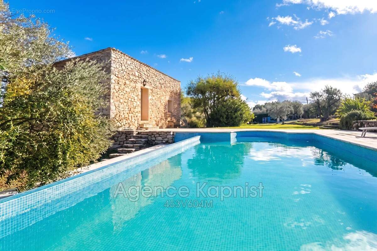 Maison 350 m² à Flayosc  - photo 2
