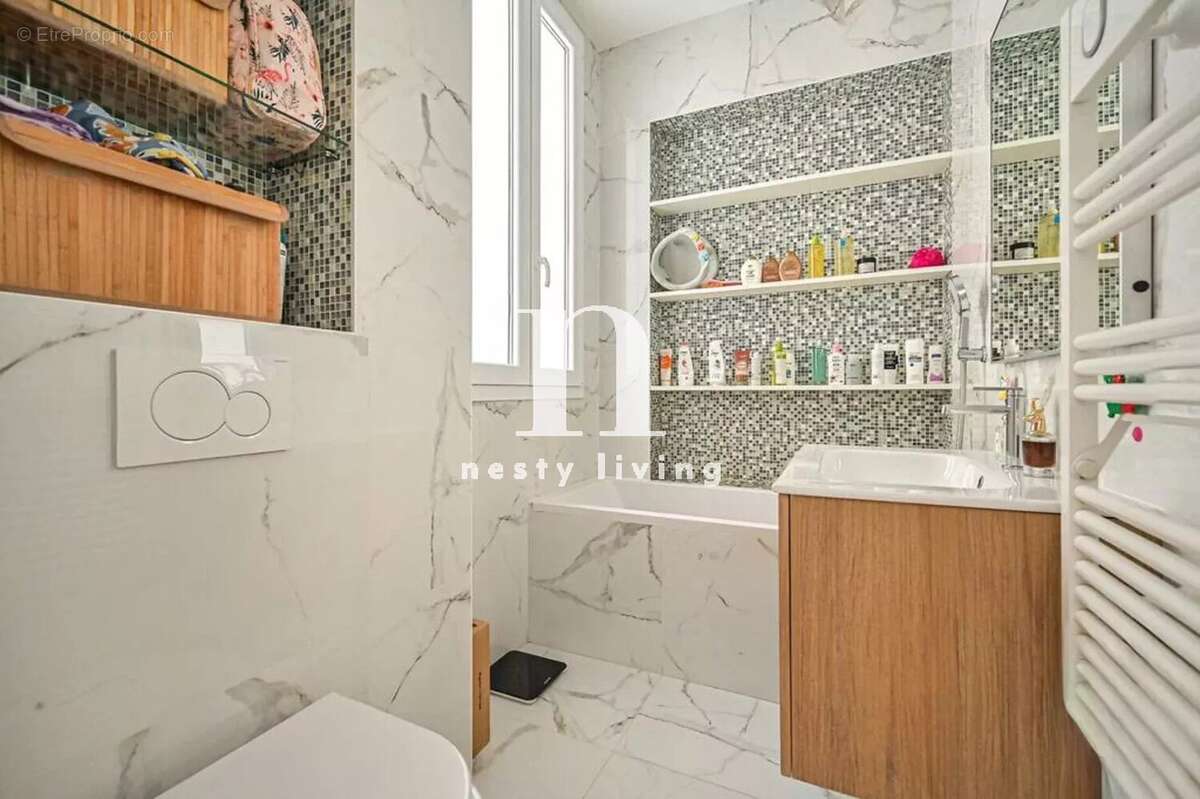 Appartement à PARIS-17E