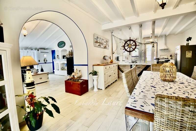 Maison en pierre de 155m2 - 4 chambres - à BIRAC SUR TREC (47) - photo 4