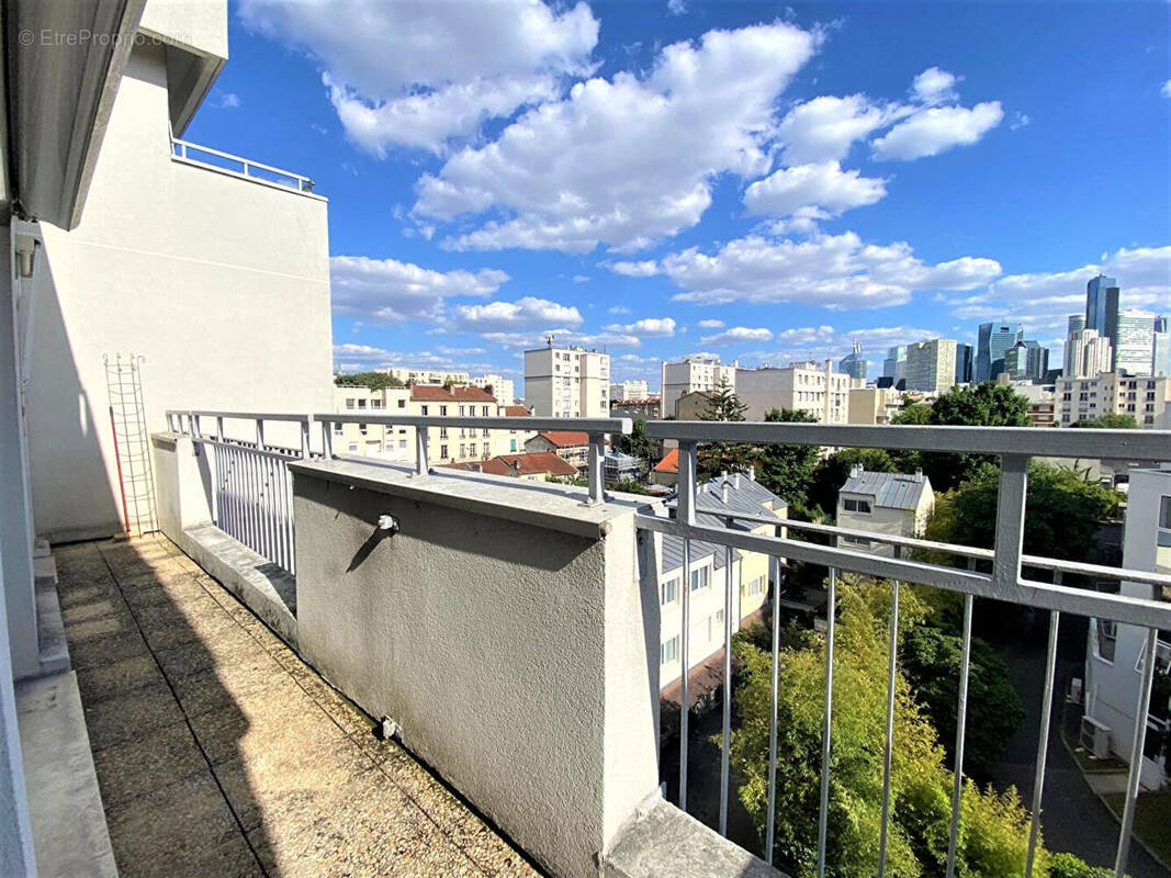Appartement à COURBEVOIE