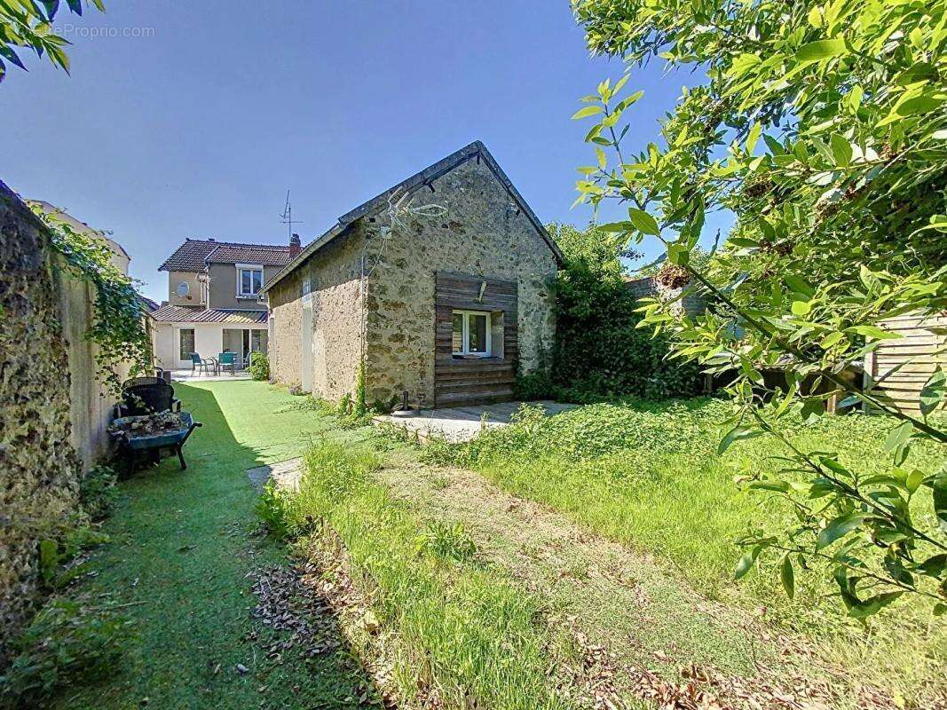 Maison à MONTIGNY-LE-BRETONNEUX