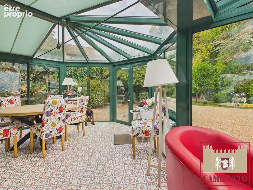 Propriété ancienne sur un terrain de 2800 m² - photo 4