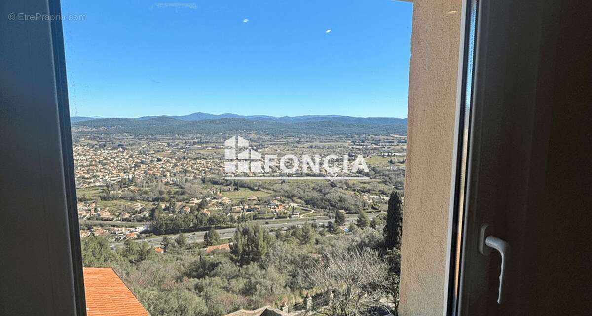 Sollies ville t4 duplex avec vue panoramique et 2 terrasses - photo 1