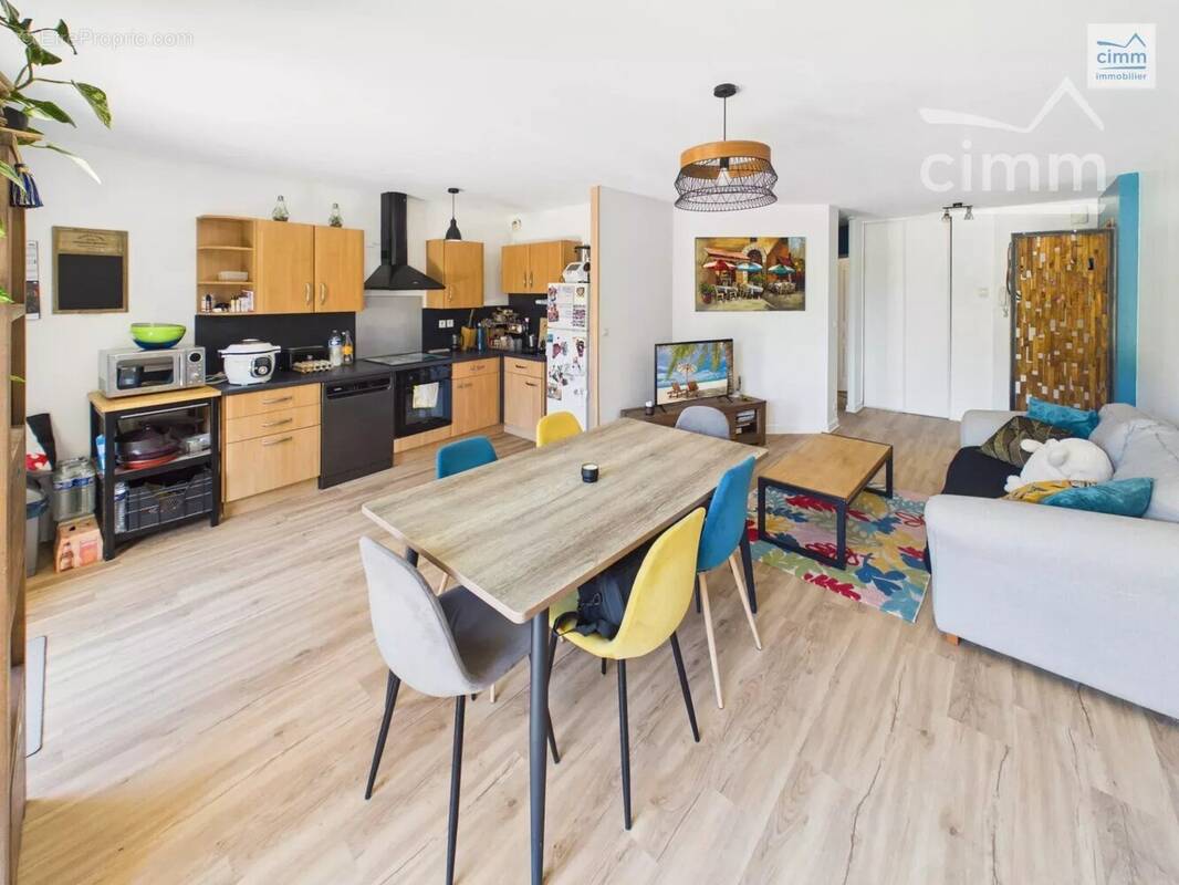 Appartement à BOURG-DES-COMPTES