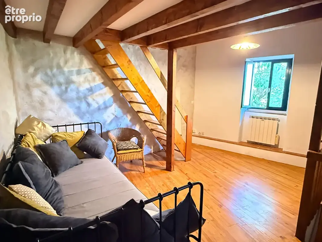 Maison en pierre avec terres non attenantes - photo 9