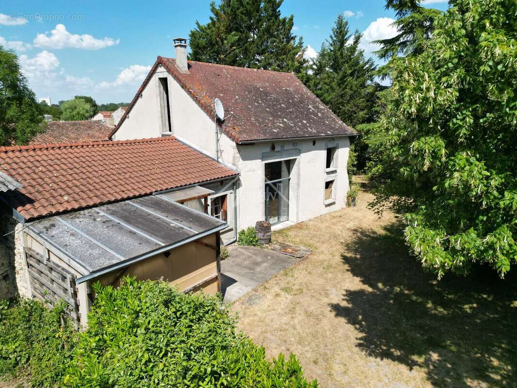 Maison à JENZAT