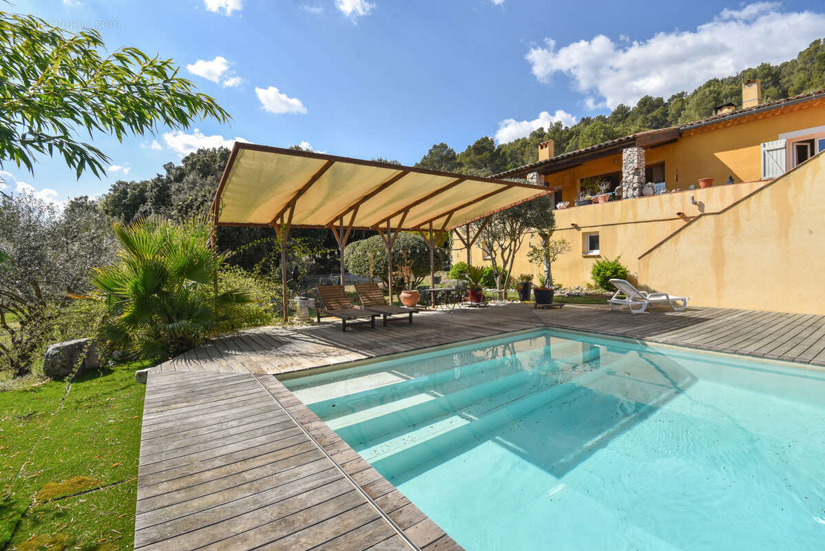 Maison à VILLECROZE