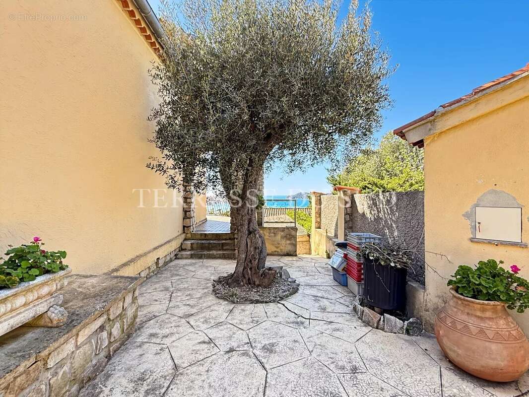 Maison à SIX-FOURS-LES-PLAGES