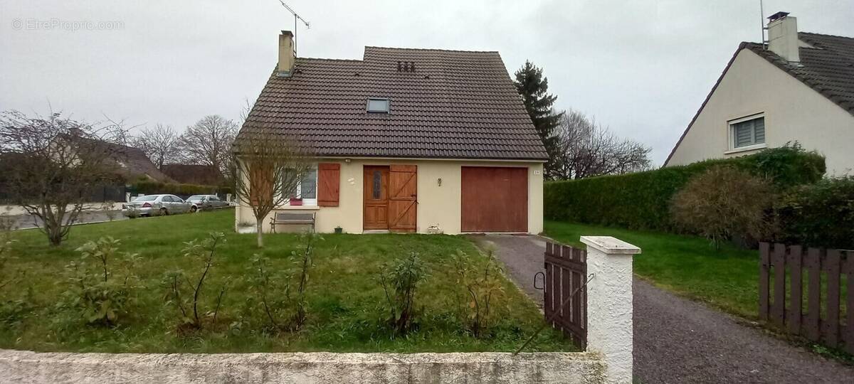 Maison à COURTISOLS