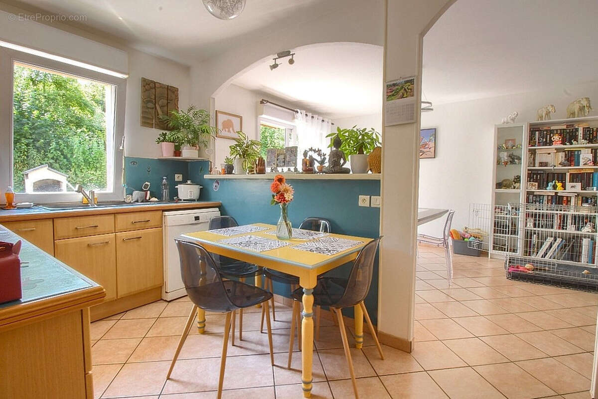 Maison La Chapelle Des Fougeretz 5 pièce(s) 96 m2 - photo 8