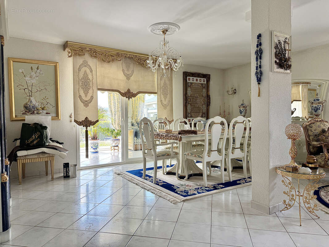 Maison à VETRAZ-MONTHOUX