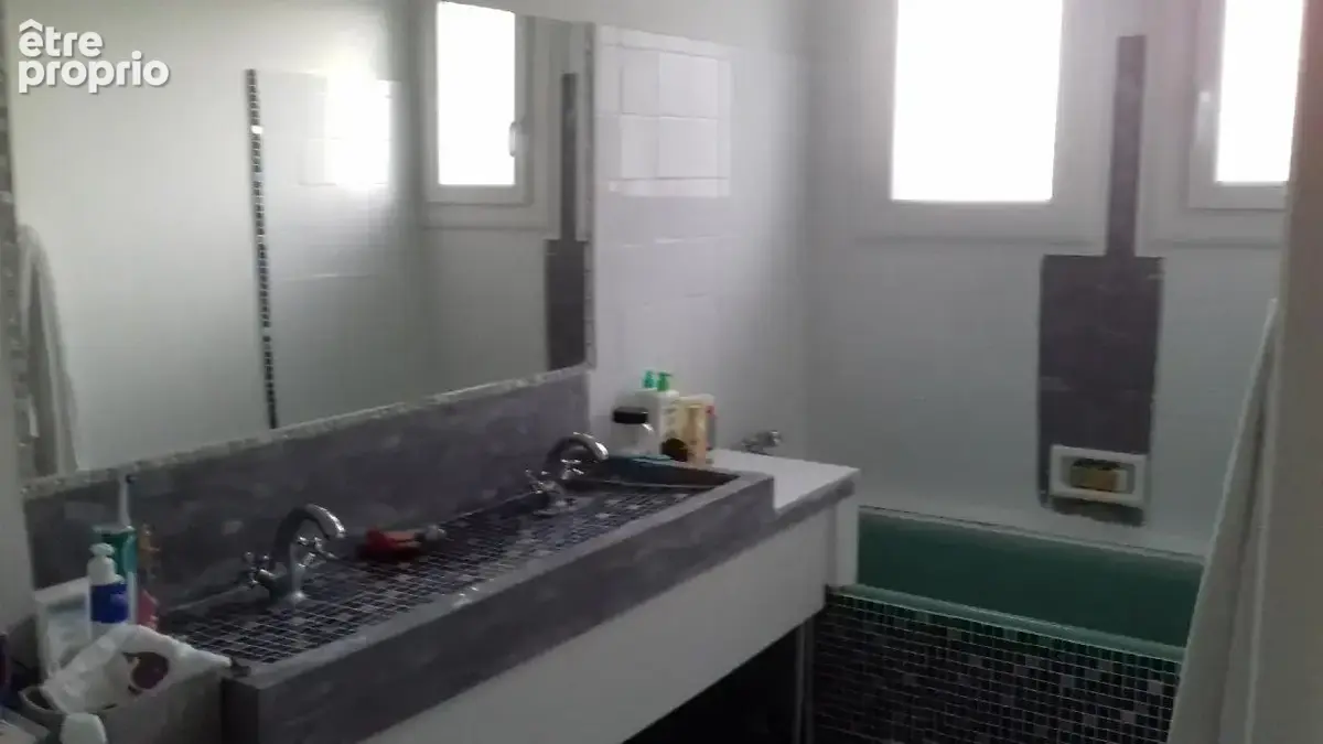 VILLENEUVE SUR LOT - Pavillon divisé en 2 logements !!! - photo 4