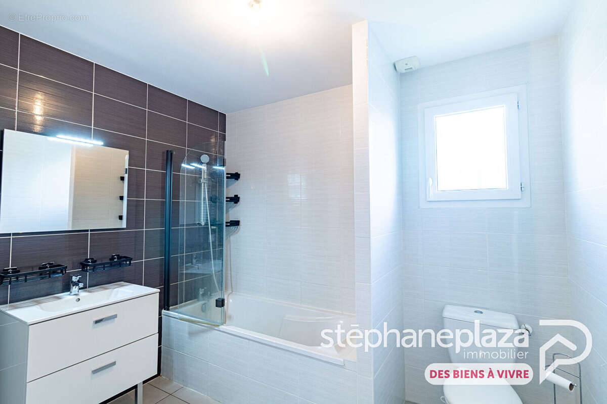 Maison à SAINT-PAUL-DE-VARAX