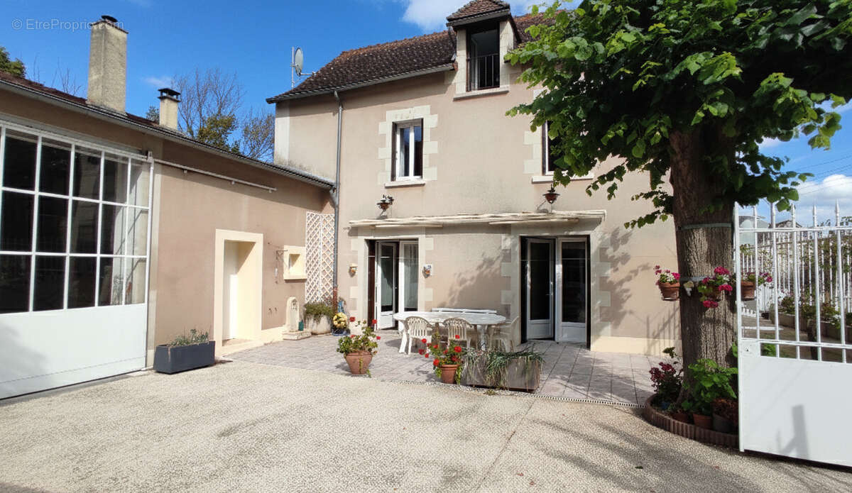 Maison à CHATELLERAULT