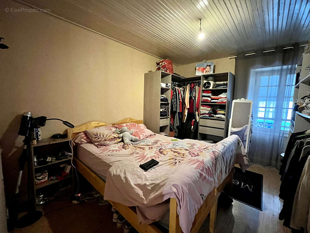 Commerce à LA GARNACHE