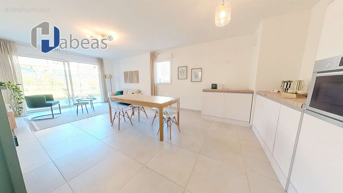 Maison à SAINT-PIERRE-DE-CHANDIEU