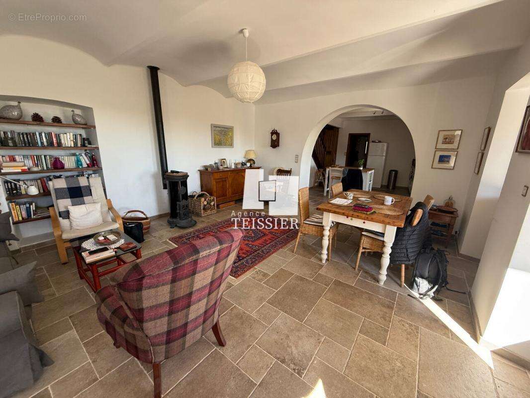 Maison à SAINT-PAUL-LE-JEUNE