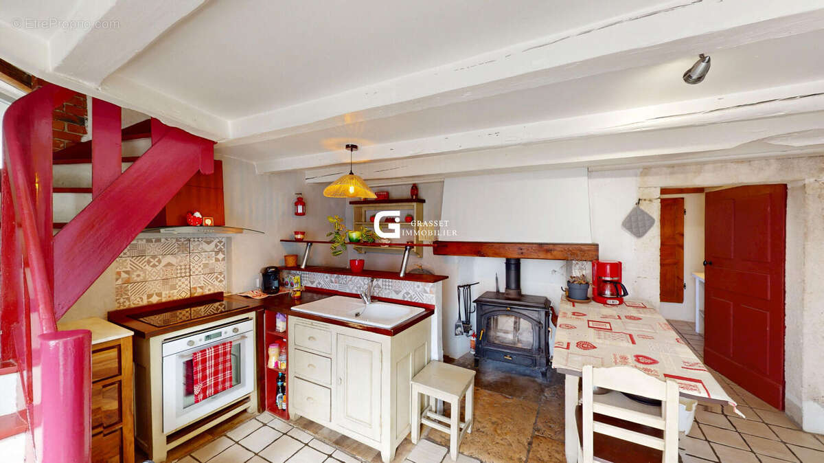 Maison Le Poizat Lalleyriat 7 pièce(s) 209 m2 - photo 4