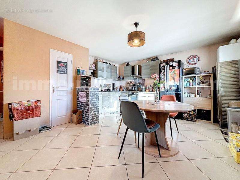Appartement_T3_SAINT-PIERRE_en_faucigny_PROCHE_FRONTIERE_SUISSE_GENEVE_AUTOROUTE_FRONTALIERS_CALME_PROX_CEVA_SEJOUR_CUISINE_OUVERTE_ - Appartement à SAINT-PIERRE-EN-FAUCIGNY