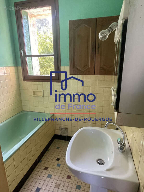 Maison 126 m2 + dépendances sur terrain de 8617m². - photo 10