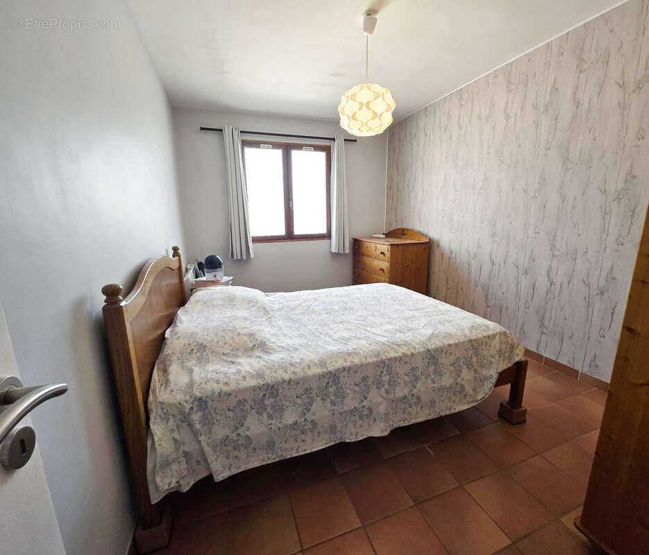 A vendre villa 4 chambres terrain 1500 m2 - photo 8