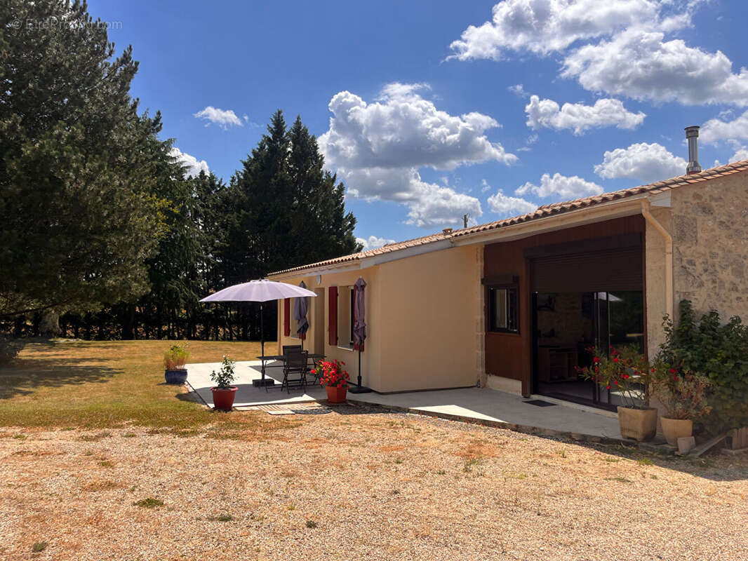 Propriété de Caractère sur 10 622m2 - photo 3
