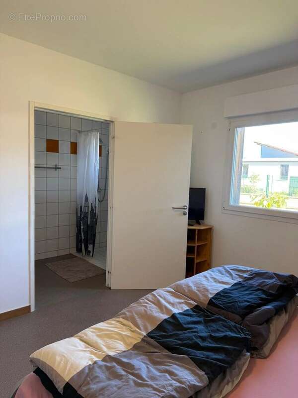 Commerce à PERNES-LES-FONTAINES