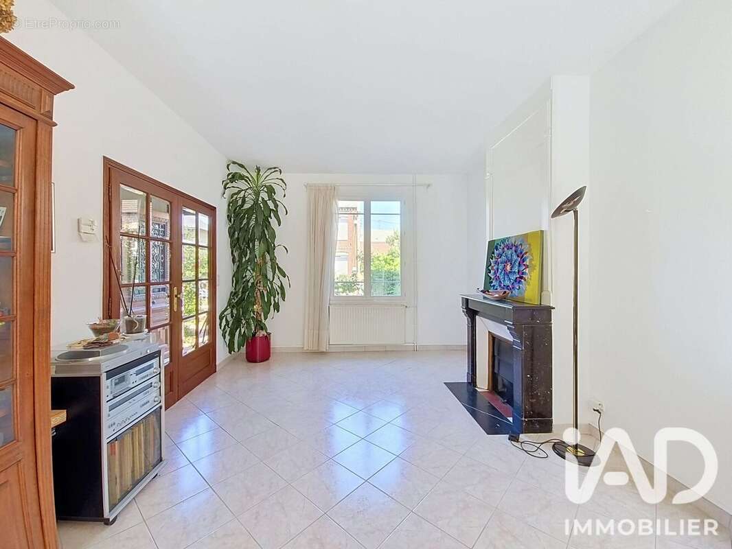 Photo 3