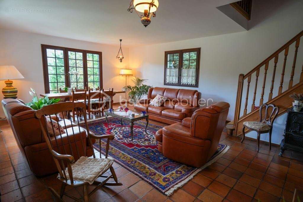 Maison à SAINT-MAURICE-MONTCOURONNE