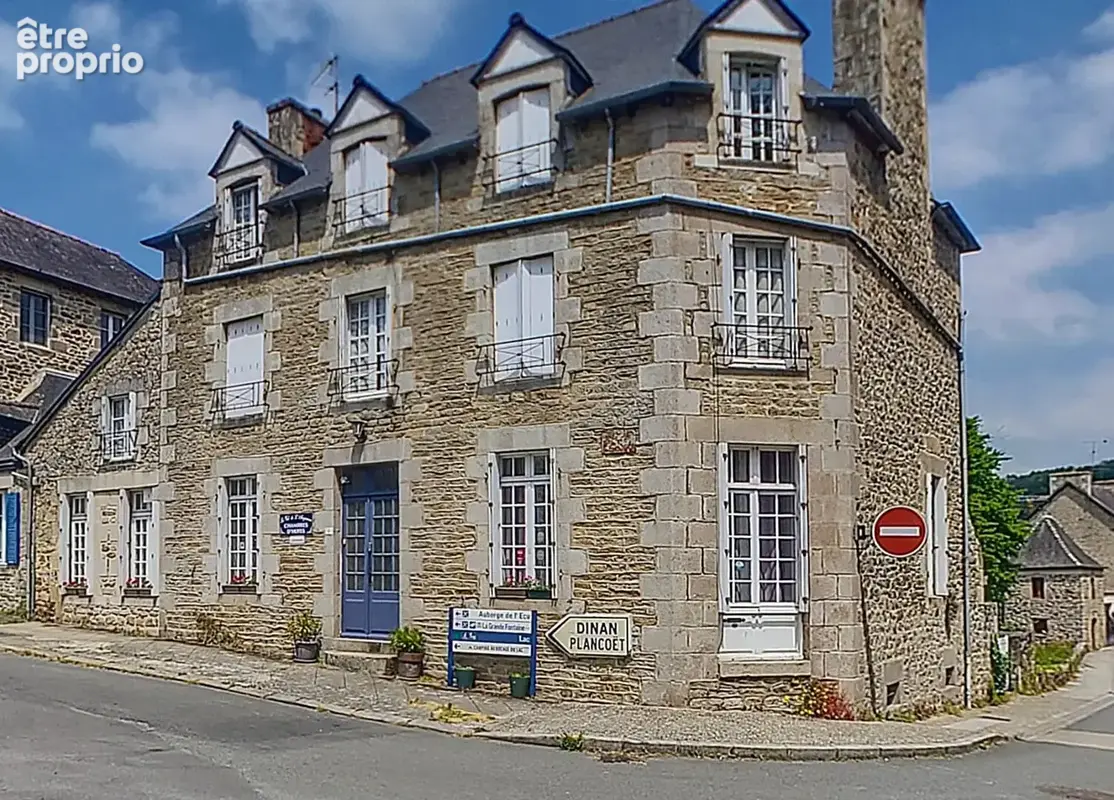 Maison à JUGON-LES-LACS