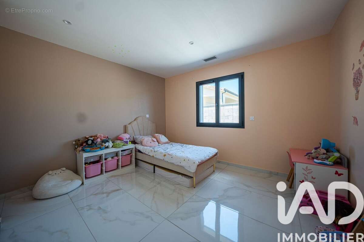 Photo 9 - Maison à SAINT-ETIENNE-DE-FONTBELLON