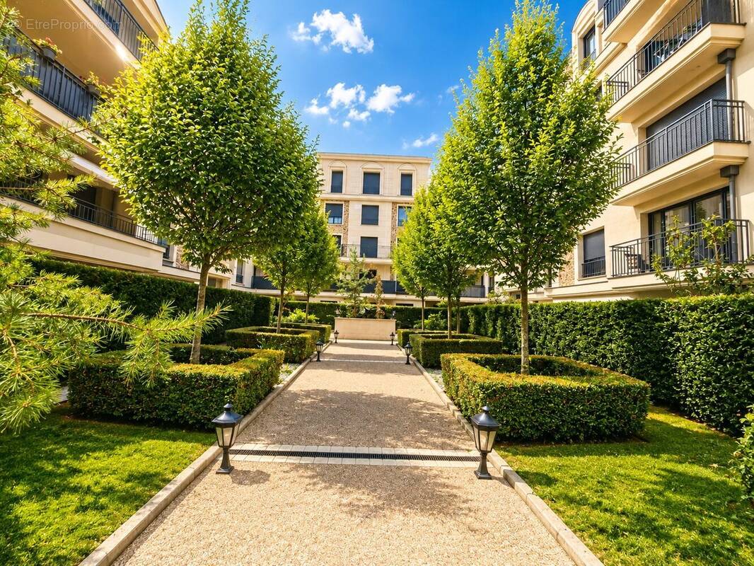 Appartement à FONTENAY-LE-FLEURY