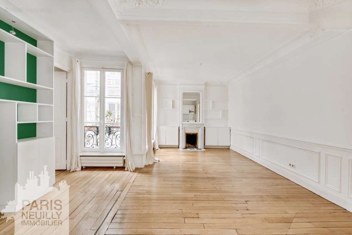 Appartement à PARIS-17E