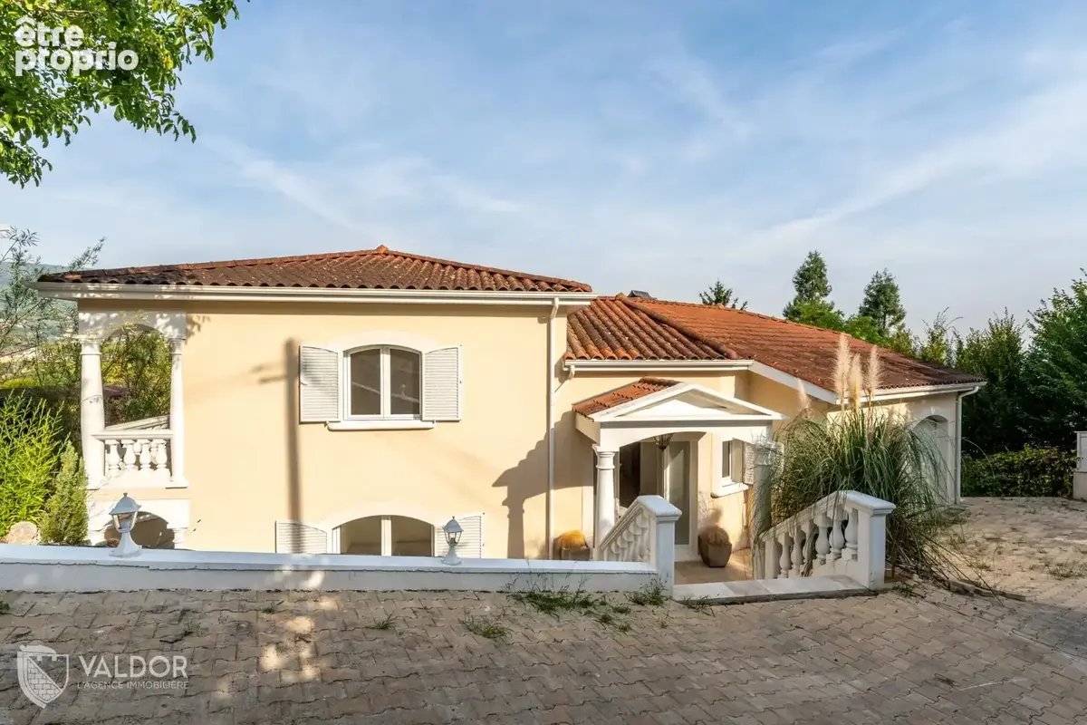 Maison 245 m² à Rochetaillee-Sur-Saone  - photo 14