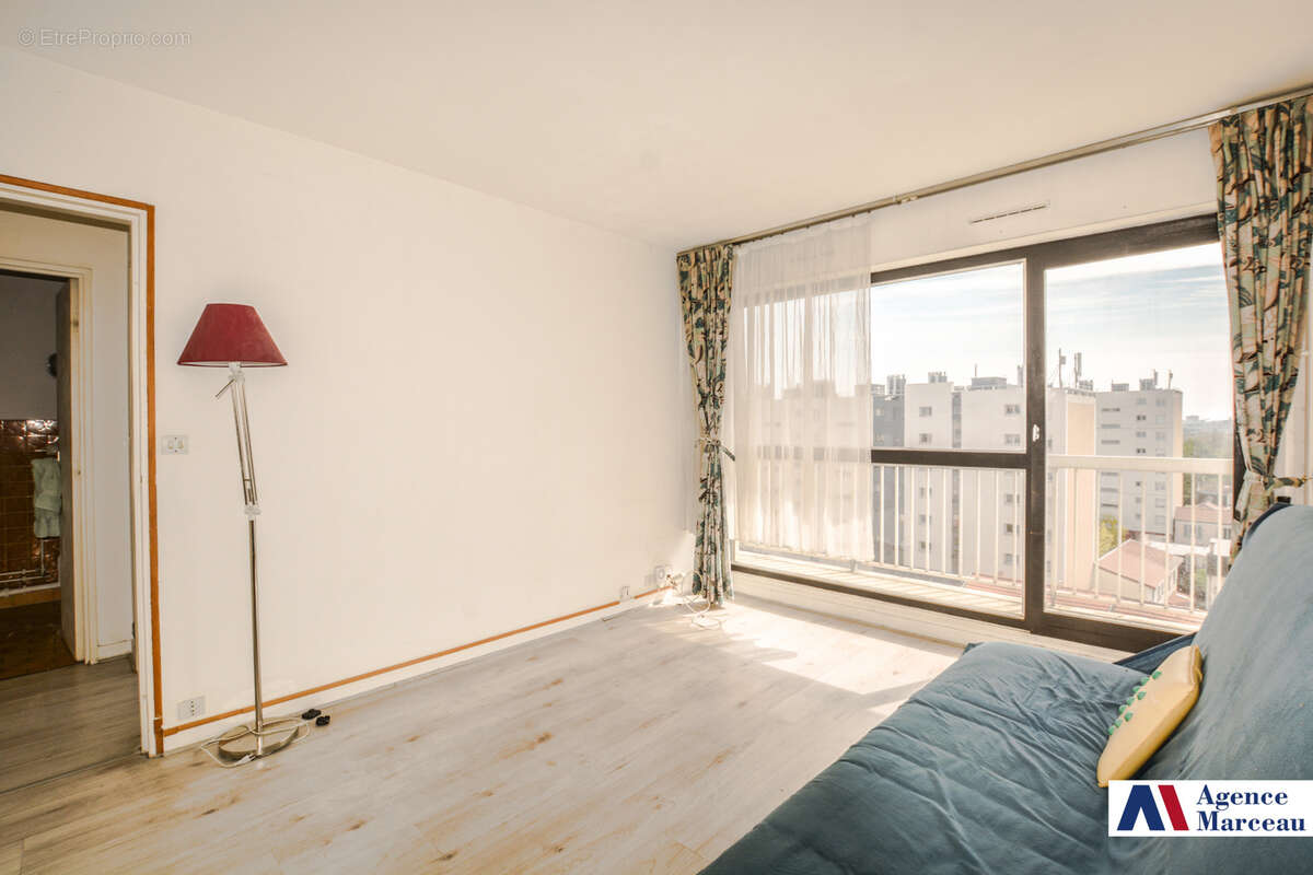 Appartement à COURBEVOIE