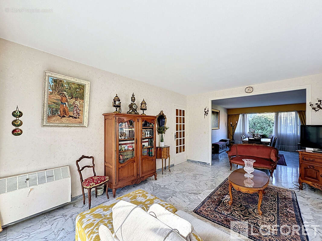 Appartement à ROQUEBRUNE-CAP-MARTIN