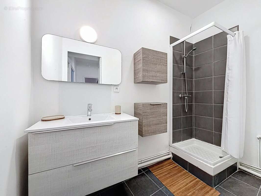 Appartement à MARSEILLE-1E