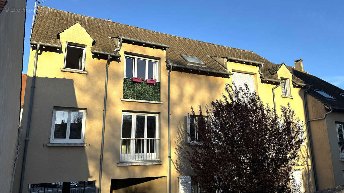 Appartement à VERNEUIL-SUR-SEINE