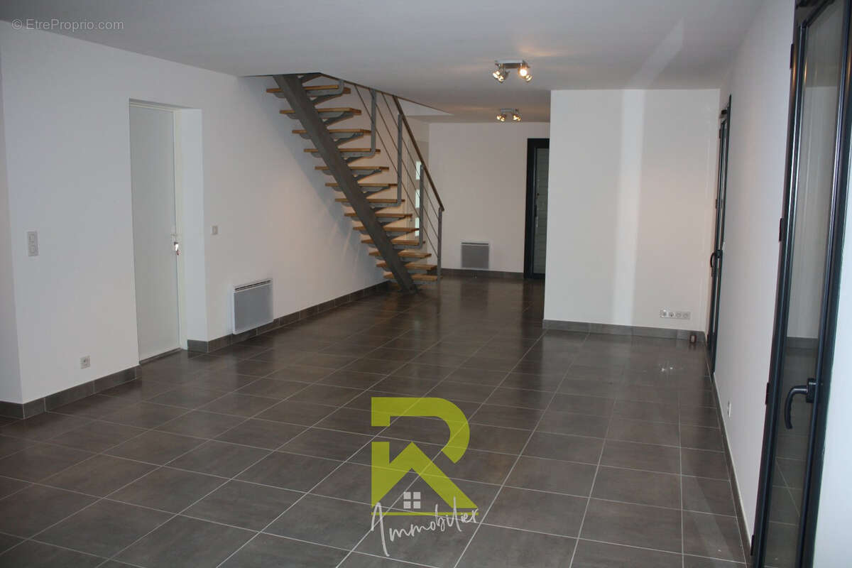 Maison à COMBAILLAUX