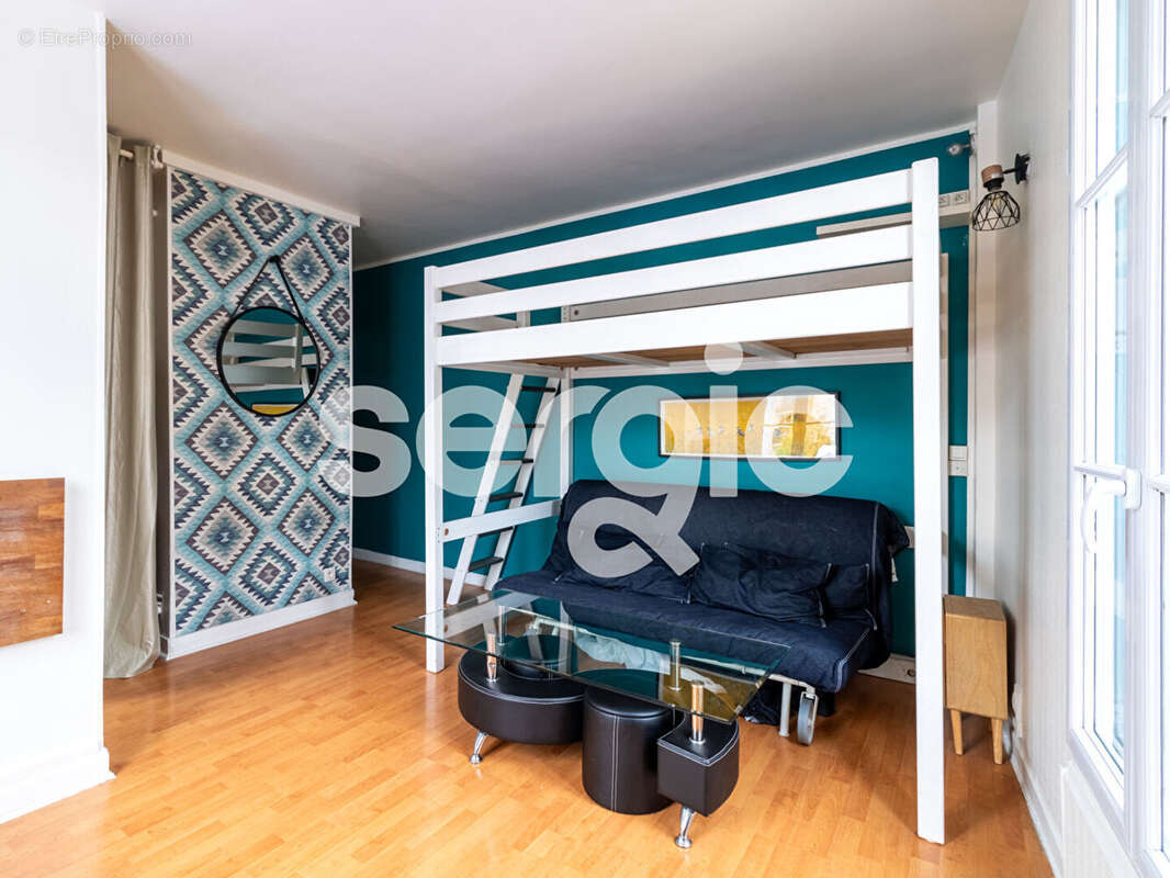 Appartement à COURBEVOIE