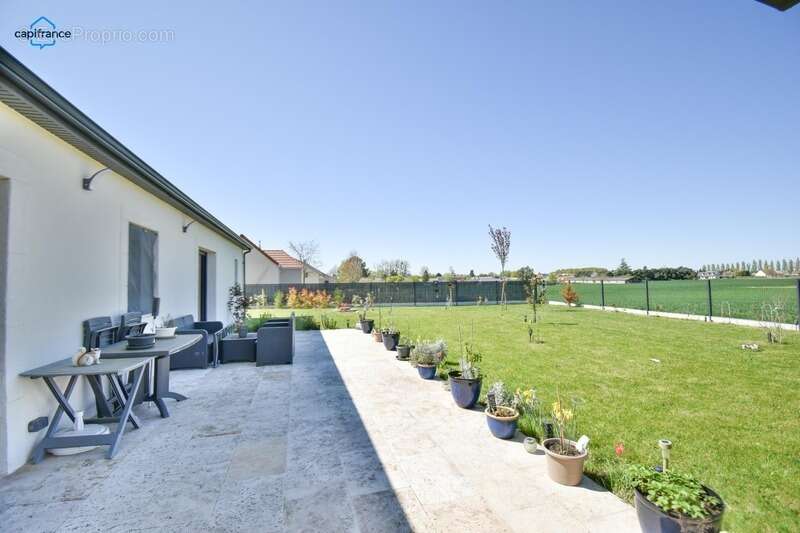 Maison à CONTRES