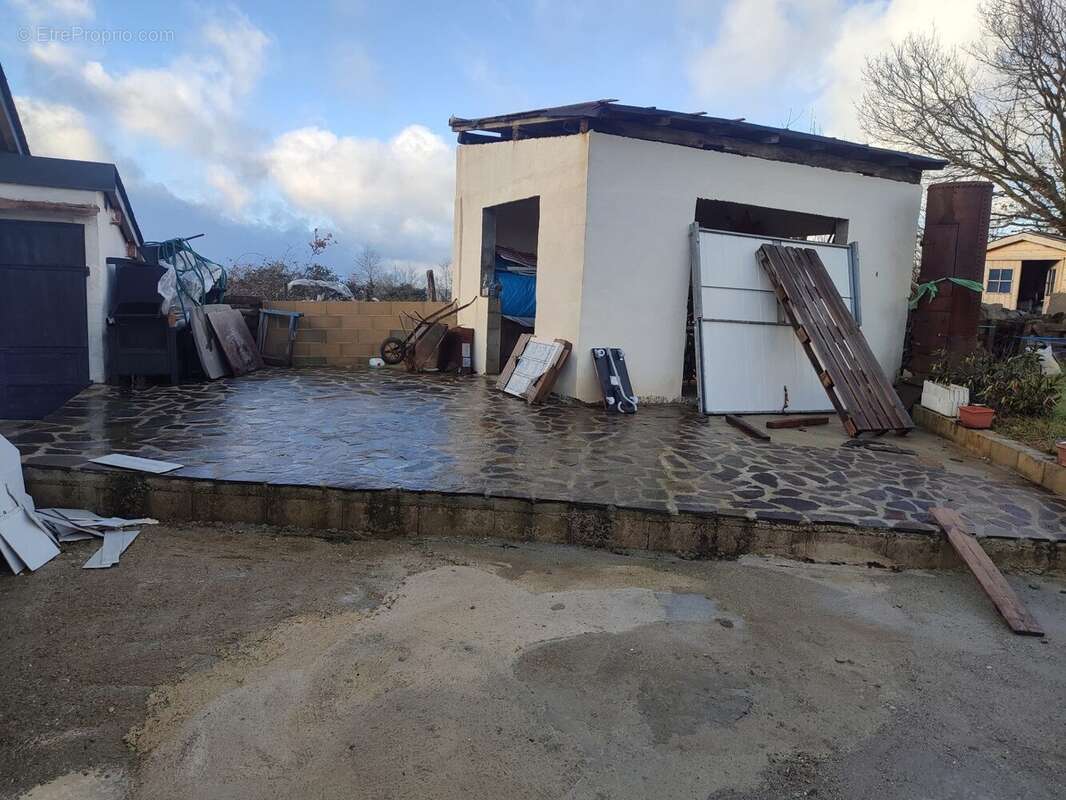 Maison à COMPS-LA-GRAND-VILLE