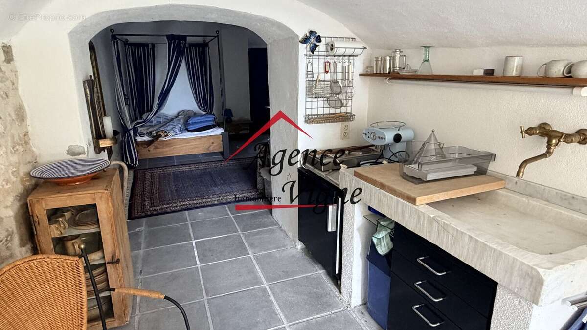 Maison à SAINT-VICTOR-DE-MALCAP