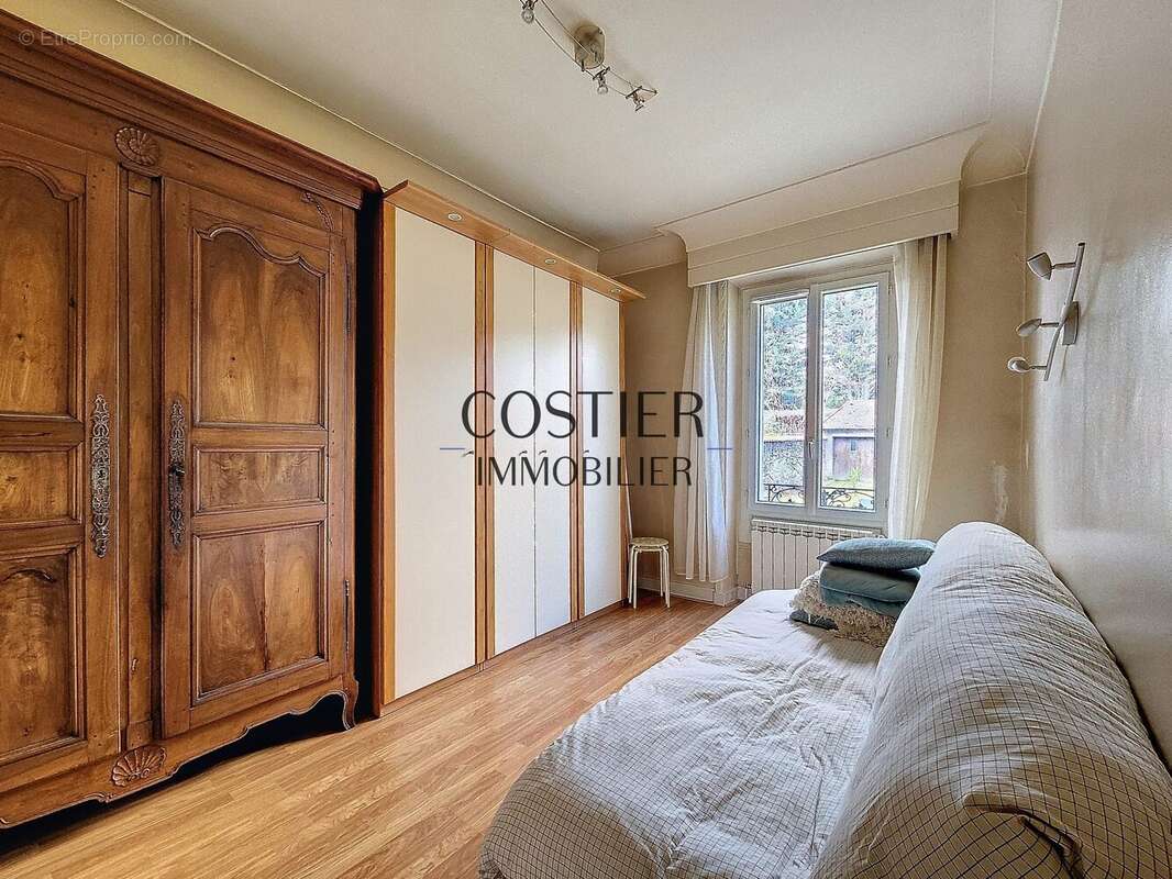 Appartement à SAINT-MAUR-DES-FOSSES