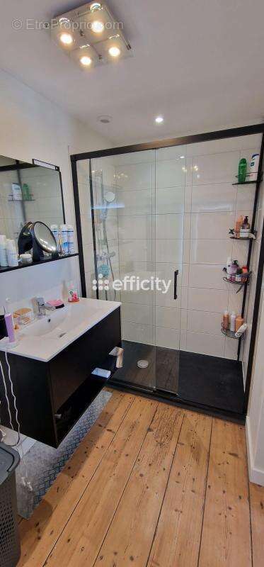 Maison à RUELLE-SUR-TOUVRE