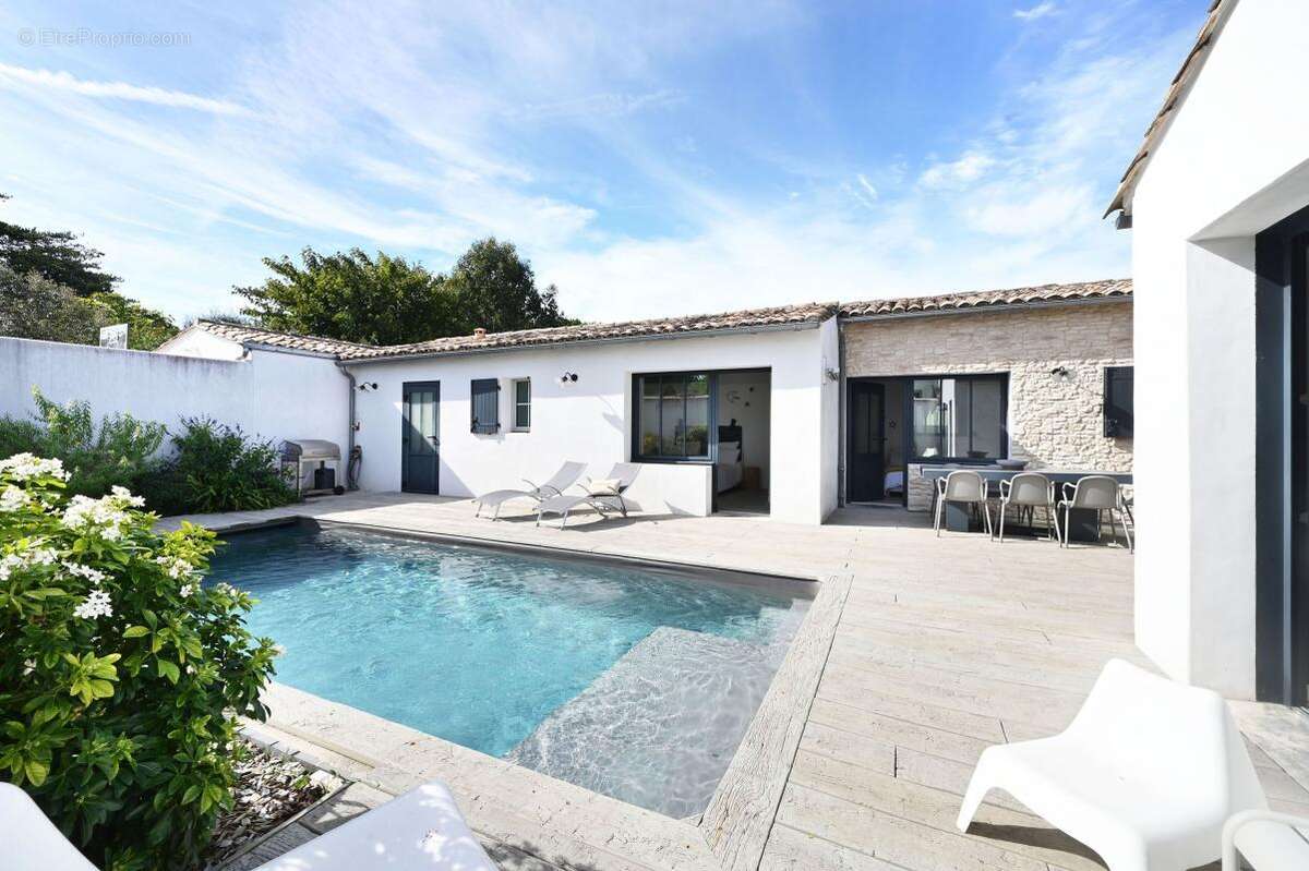 Maison à SAINT-CLEMENT-DES-BALEINES