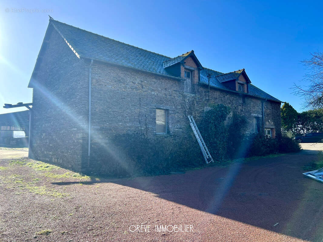 Maison à LA CHAPELLE-BOUEXIC