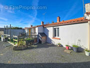 Maison à SAINT-MAIXENT-SUR-VIE