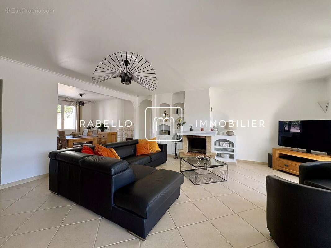 Maison 193 m² à Colomars  - photo 8
